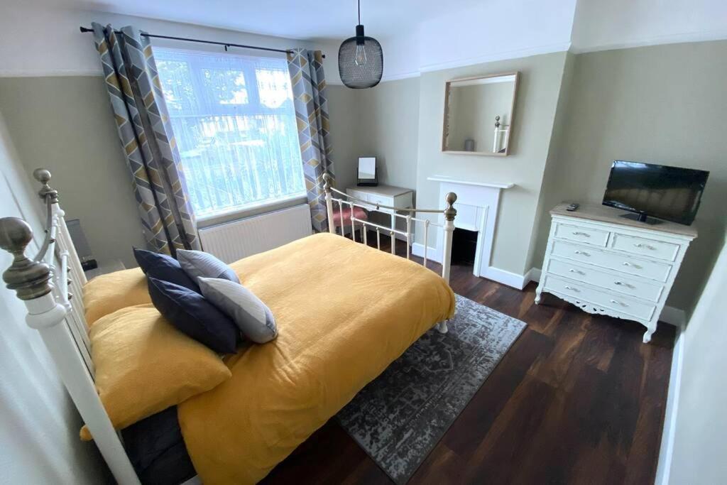 Spacious 2 Bed Apt Sleeps 4 Near Bournemouth Beach Exteriör bild