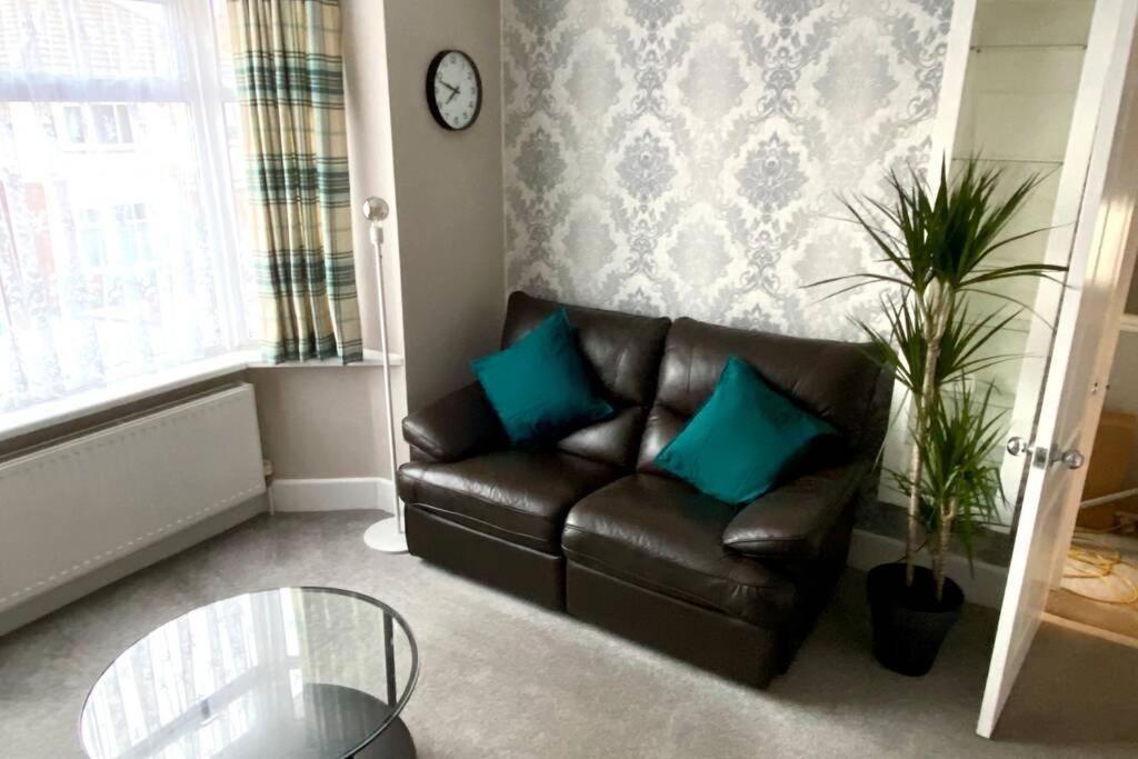 Spacious 2 Bed Apt Sleeps 4 Near Bournemouth Beach Exteriör bild